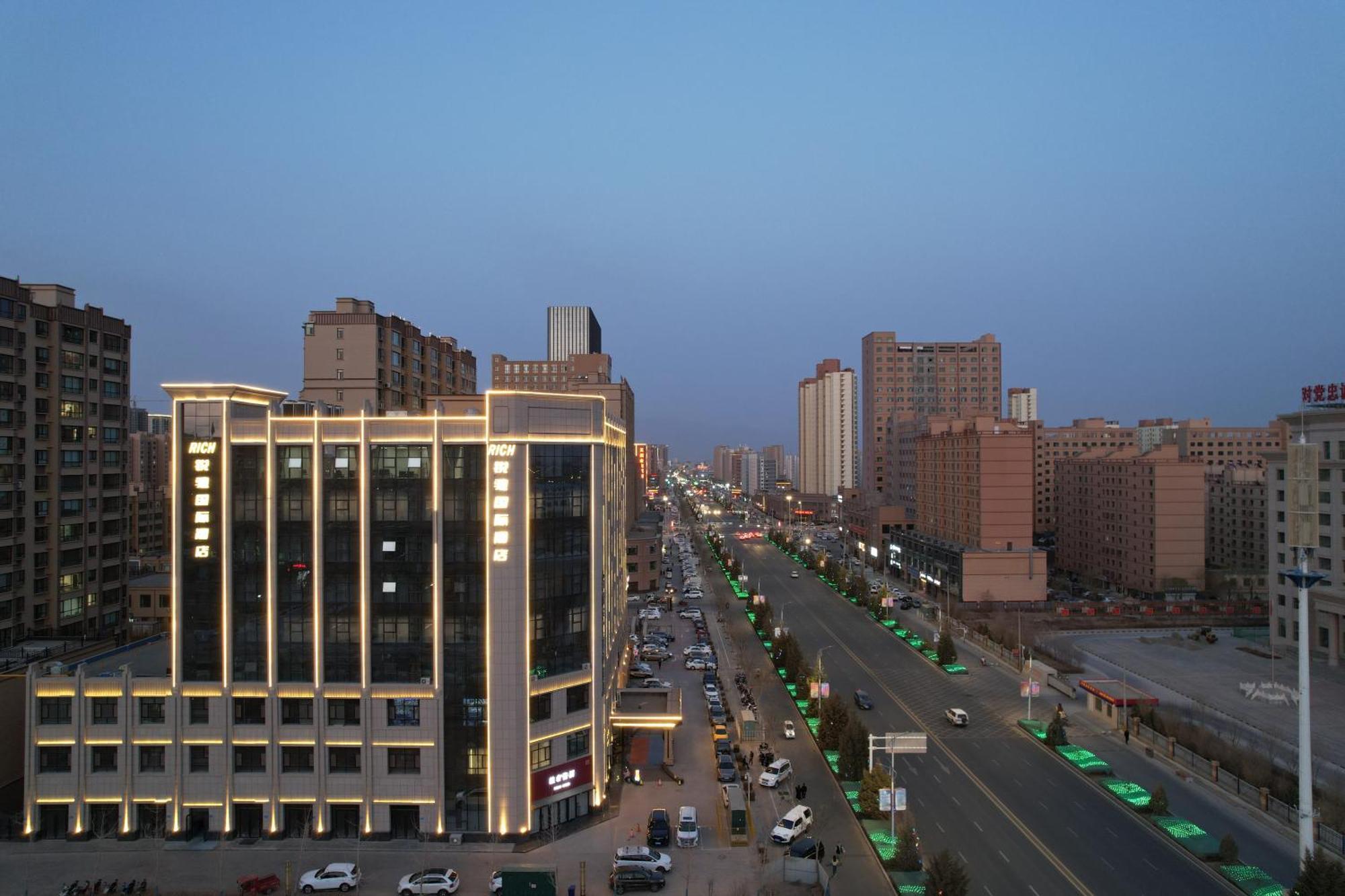 Zhangye Ruichi International Hotel Exterior photo